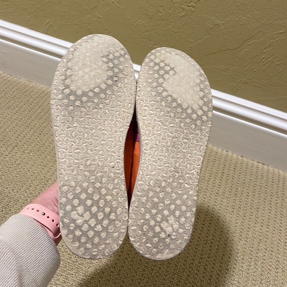 TOMS pink and orange slip ons- size 8 - Picture 6 of 7